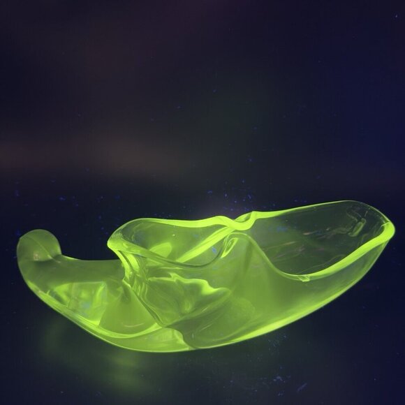 1950s Heisey Glass Clear Elf Shoe Cornucopia Heavy Manganese 365nm Green UV Glow - Picture 7 of 16